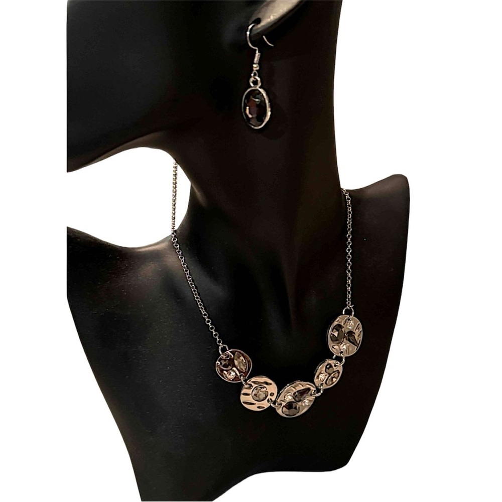 Silver STONED pieces Necklace & Earring Set NEW IN BOX